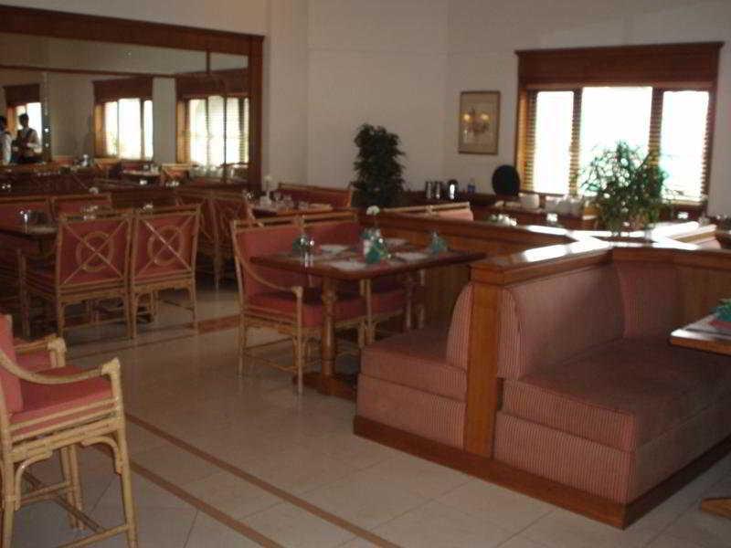 Abad Atrium Hotel Kochi